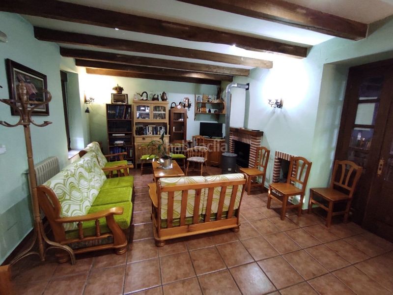Foto 640ebbcb-edfc-4874-8bbc-5e5f4cd8ac39. Edifici a Luyego