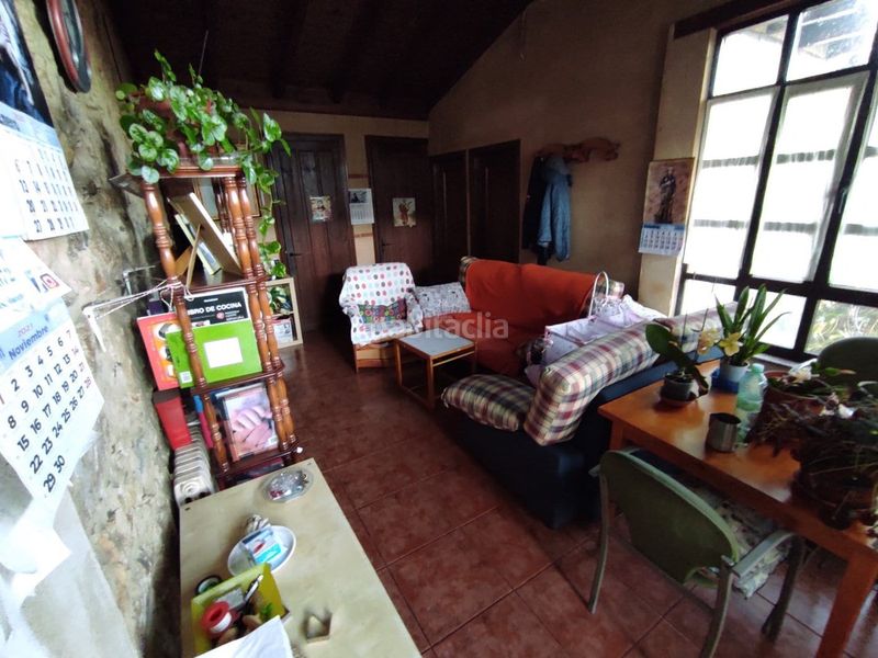 Foto 6fd27659-c6d4-41c0-81e2-38870cc5e69f. Edifici a Luyego