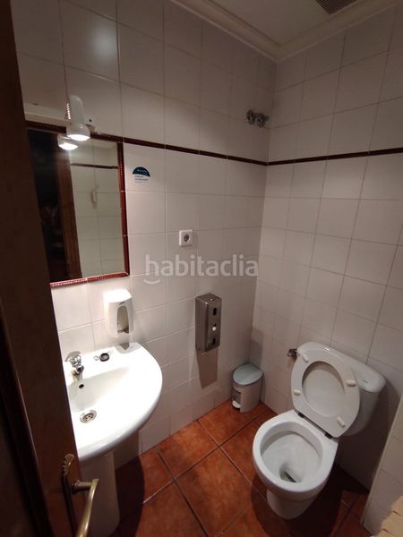 Foto aec86e7f-7fe9-4892-ae5d-fea09a000d91. Edifici a Luyego