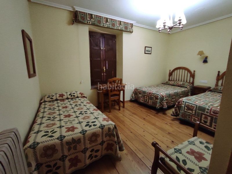 Foto cb9e081c-a69b-4966-8736-c2a5bc485904. Edifici a Luyego
