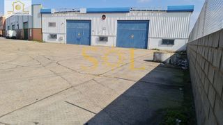 Nave industrial en Onzonilla. Venta de nave con parcela
