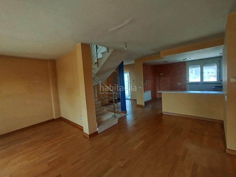 Foto 1ad345b1-48a9-4c01-b8bf-dd920605c777. Casa aparellada a calle del herrero a Sariegos