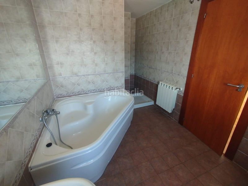 Foto 5da6809b-c347-4cff-b5e1-ab155bab2e56. Casa aparellada a calle del herrero a Sariegos
