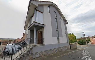 Doppelhaus in Sariegos. Casa en calle del herrero