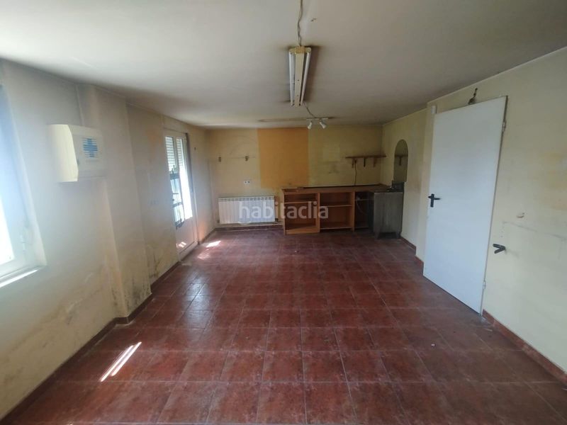 Foto 9f01182a-a707-45b7-ac22-10c4ac92fd94. Casa aparellada a calle del herrero a Sariegos