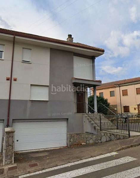 Foto af63e99d-a708-4f63-a817-dc3c3f1685e7. Casa aparellada a calle del herrero a Sariegos
