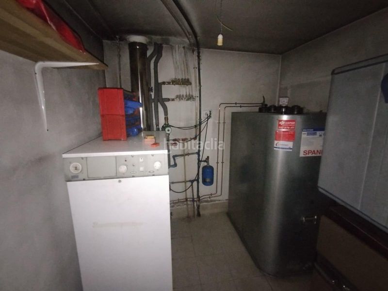 Foto ce79f544-be20-4a19-add2-4f0aa420725a. Casa aparellada a calle del herrero a Sariegos