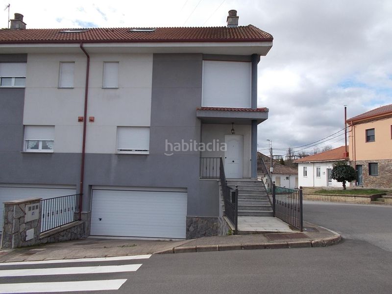 Foto d639f6e4-9e3d-4843-95b9-6d014284facd. Casa aparellada a calle del herrero a Sariegos