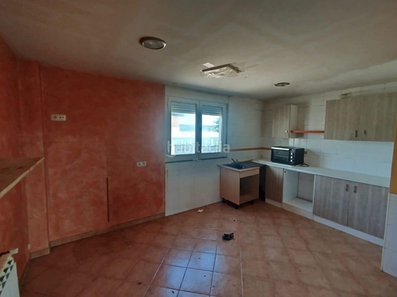 Foto f176f9ef-4b85-45eb-8613-ff3654af4e4b. Casa aparellada a calle del herrero a Sariegos