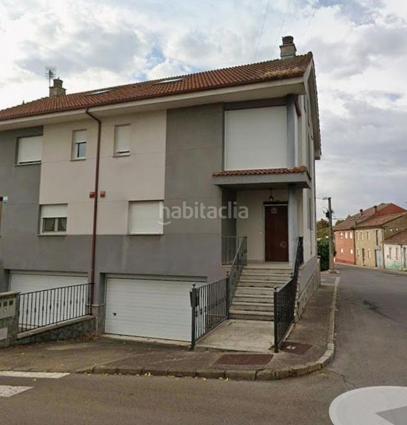 Foto f21d7665-08df-40b5-b160-4a27d02b0fae. Casa aparellada a calle del herrero a Sariegos