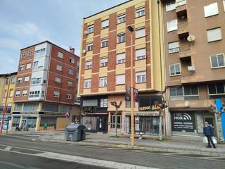 Pis a Flores de Sil - La Placa. Piso en calle portugal