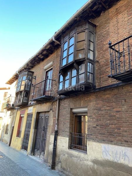 Foto ab79ba73-5124-47d0-bb0e-f72e9519b14d. Edificio in Casco Antiguo León