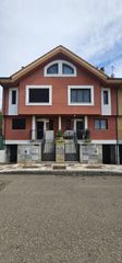 Casa a schiera in Villaquilambre. Casa en calle presa blancavo