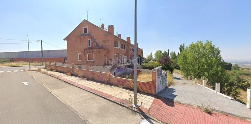 Foto 8a838eed-7e15-4aea-9023-557d5139f480. Edifici a Valdefresno