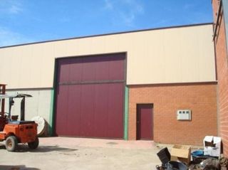 Fabrikhalle in Valdefresno. Industrial en calle madridar