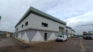 Fabrikhalle in Santovenia de la Valdoncina. Industrial en calle las granjasrb