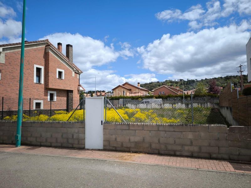 Foto ef49830b-147c-4cfb-993d-61c026560375. Terreno residencial solar en calle monte san isidrocl en Sariegos
