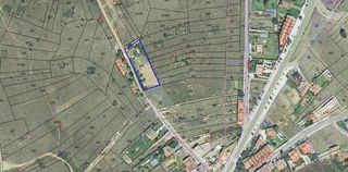 Rural plot in Valverde de la Virgen. Solar en calle monticomc