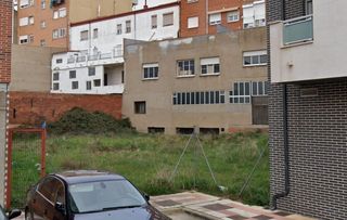 Terreno residenziale in Trobajo del camino. Solar en calle robledaltc