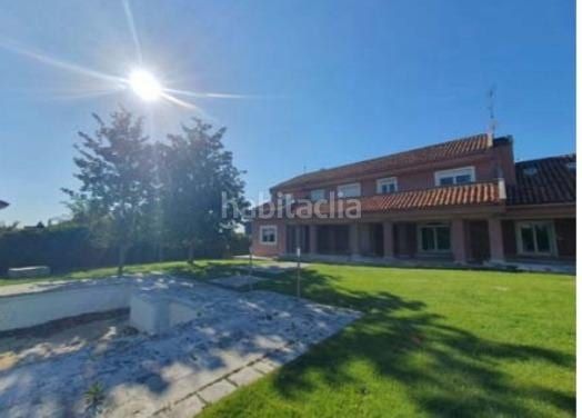 Foto d92516cb-5194-4ea1-a926-fd67c9e61f17. Casa a Armunia León