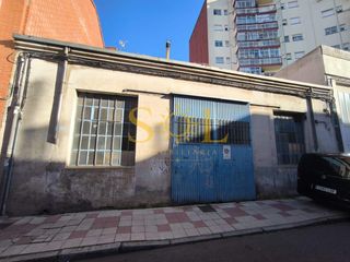 Bâtiment à usage industriel à Calle de san roque 4. Taller zona de michaisa