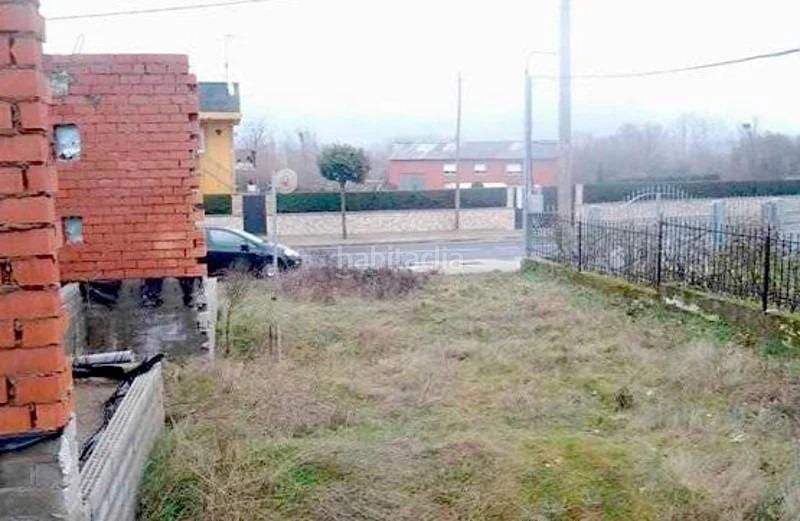 Foto 4fa44dfd-08b0-47ce-adb7-5ff8c915b9b0. Casa adossada a Cuadros