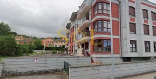 Piso en Llanes Pueblo. Piso con terraza y jardín en llanes