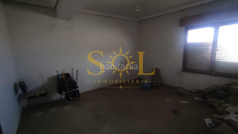Foto defd0352-0d4a-492a-ac47-0170bd889f56. Edificio en calle manuel verdejo 5 edificio en santa maría del paramo con gran potencial para reforma en Santa María del Páramo