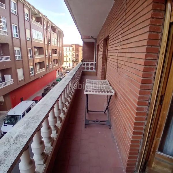 Foto add3cada-2dc0-450b-9c09-e09d1cc4e16b. Edificio in San Mamés - La Palomera León