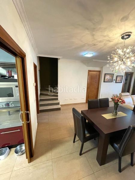 Foto bb8d7220-d4e8-4092-8d9e-420d5b4486fb. Casa adossada a calle barrio a Sariegos