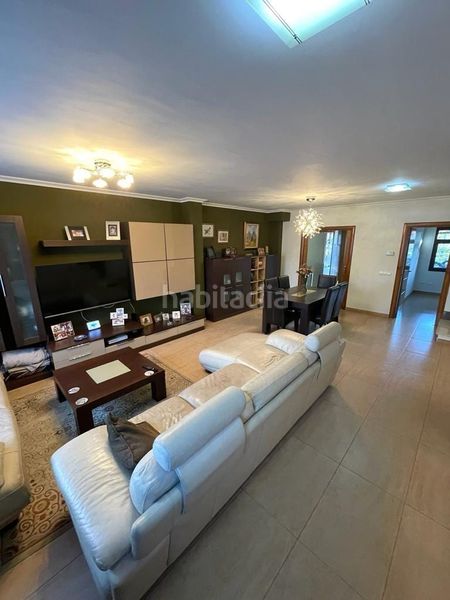 Foto ecbaef4a-36a3-49a1-8342-0a642e62082b. Casa adossada a calle barrio a Sariegos