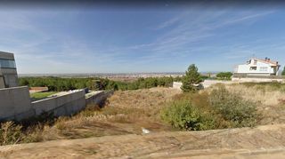 Terreno residenziale in Valdefresno. Solar en calle lomasgs