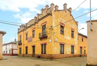 Local Comercial a Calle san juan 14. Casa con bodega en gordoncillo