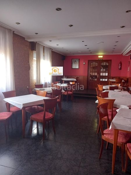 Foto f92f952a-d501-4fd6-8bac-0ea1a9c3ade0. Edifici a Boñar