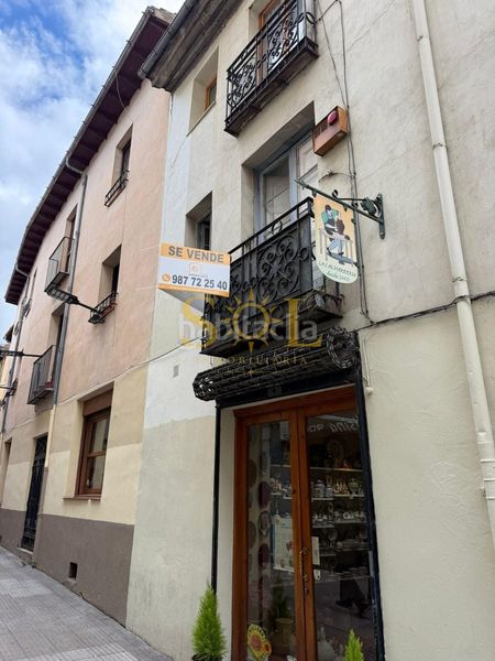 Foto 3ccee19f-eb56-4d71-a295-febf5b4b0d4e. Edificio en calle de azabachería 3 se vende edificio centrico en León