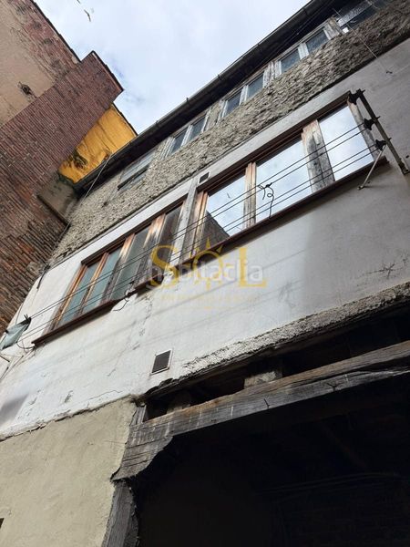 Foto 9e13737e-754e-4886-b988-83320ed8c85a. Edificio en calle de azabachería 3 se vende edificio centrico en León