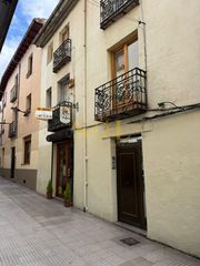 Edificio in Calle De Azabachería 3