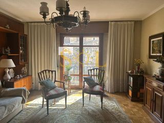 Piso en Calle ramón y cajal 27. Exclusiva vivienda en pleno corazón del casco histórico de león