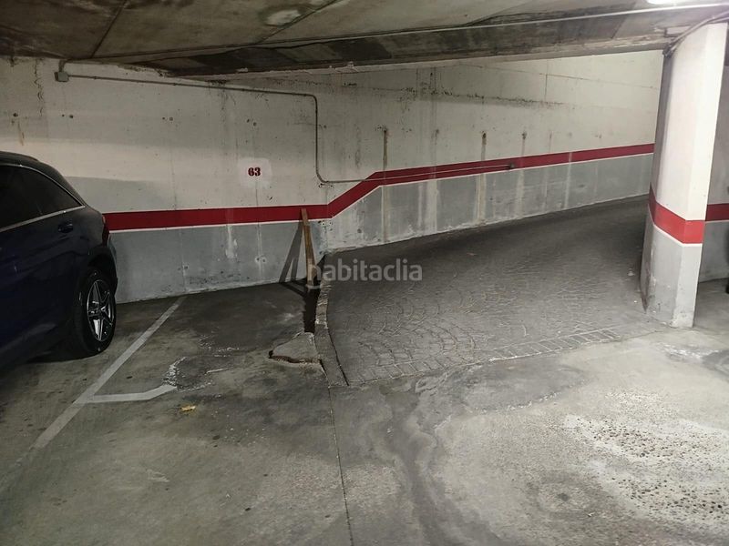 Foto f049f7ec-bbaf-4819-9f11-e1f4fbc8420b. Aparcament cotxe a La Lastra León