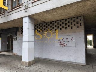 Local Comercial a Calle De Moisés De León 47