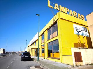 Fabrikhalle in Trobajo del camino. Industrial en calle pr pablo dietc