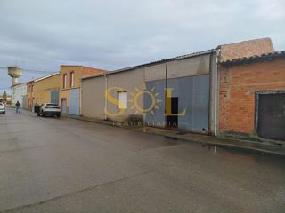 Nave industrial en Calle mayor 4. En venta nave en zotes del paramo
