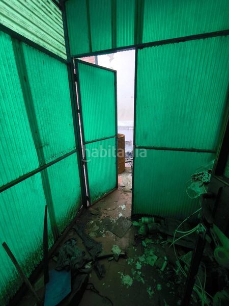 Foto b8b23dd4-e1b6-41ae-855f-da621b4dc3eb. Nau industrial a Armunia León