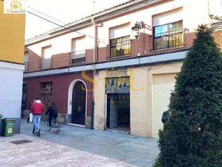 Local Comercial a Calle Serranos 1