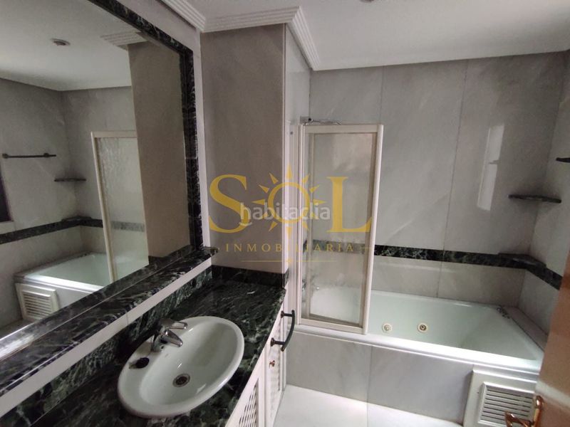 Foto 16498d10-2628-49bf-9323-60ab92dd5bd3. Dúplex a avenida de los reyes leoneses 10 10 a Centro Ciudad León