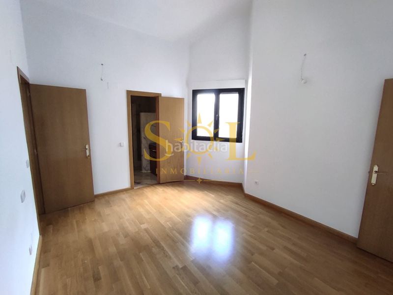 Foto b47250f7-0742-4983-80e2-8610cd38f99d. Dúplex a avenida de los reyes leoneses 10 10 a Centro Ciudad León