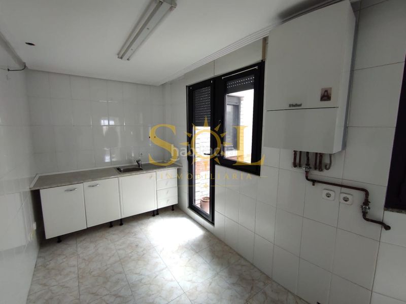 Foto bbb00522-3486-4b4b-af30-7604c0f5fdd5. Dúplex a avenida de los reyes leoneses 10 10 a Centro Ciudad León