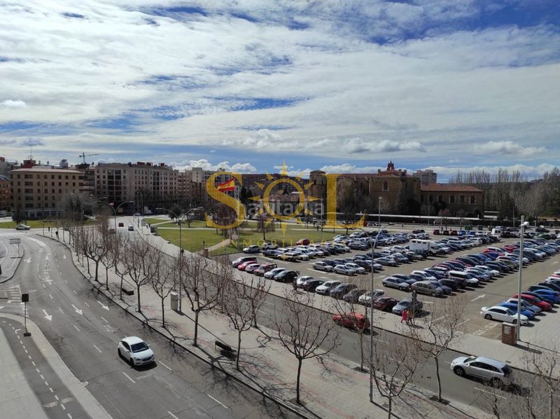 Foto d9567891-a11c-4e60-8cbe-886a20fb64d6. Dúplex a avenida de los reyes leoneses 10 10 a Centro Ciudad León