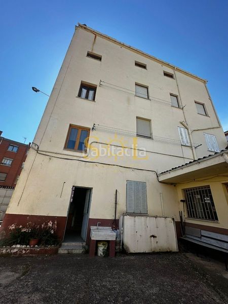 Foto 8d15b408-9b3e-45a3-bbbf-e90bd76c7f8d. Edifici a calle alfageme 113 113 a Trobajo del camino