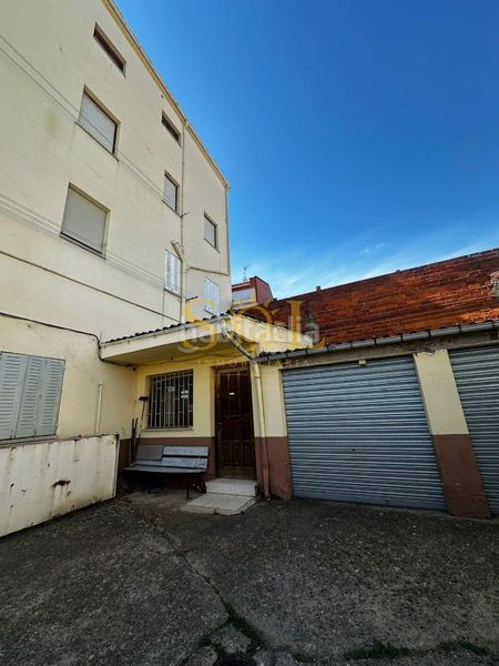 Foto ddd26331-7bc3-4f60-86ba-fcdd141f4545. Edifici a calle alfageme 113 113 a Trobajo del camino